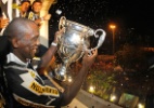 Botafogo comemora título com Seedorf cantor e invasão da torcida