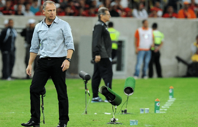 ‘Estrelas’ do Flamengo têm jogado só com o nome