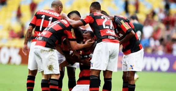 Vamos vaiar mais, galera, que o Alan Patrick fará muitos outros gols