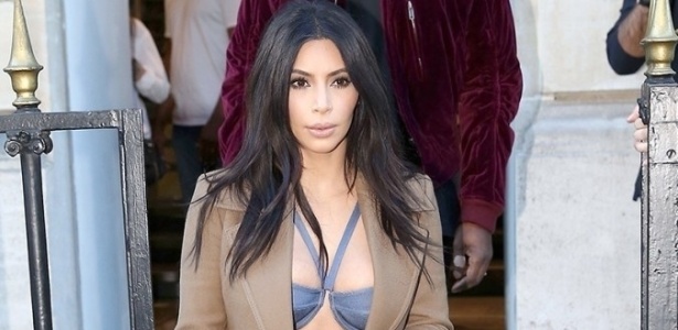 Ativistas contra uso de pele invadem lançamento de livro de Kim Kardashian