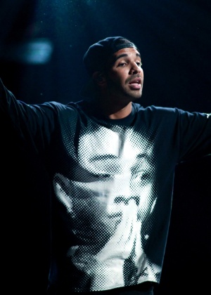 21.set.2013 - Festival iHeartRadio Music Drake