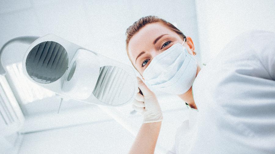 Dentistas deveriam orientavar seus pacientes sobre câncer