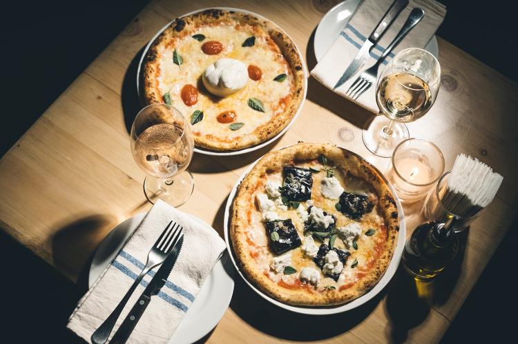 Pizza de burrata e berinjela