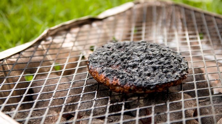 Por que comer alimentos queimados faz mal à saúde?