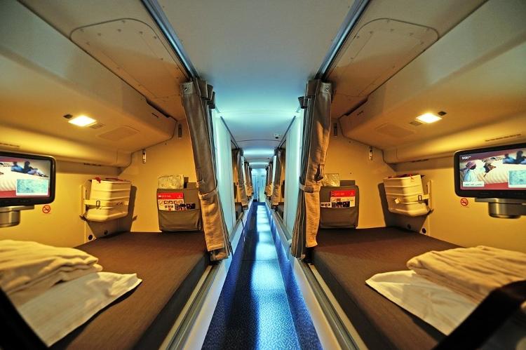 Outro espaço 'secreto': o compartimento de descanso dos comissários da Emirates, em um Boeing 777
