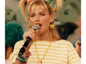 Exclusivo: Xuxa reage à chegada da nave de turnê histórica, dá spoilers de shows, setlist e figurino, e explica escolha de paquitas