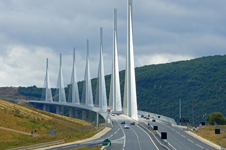 Viaduto de Millau, na França