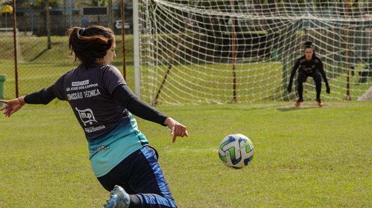 Como o cérebro dos jogadores de futebol é diferente do de outros