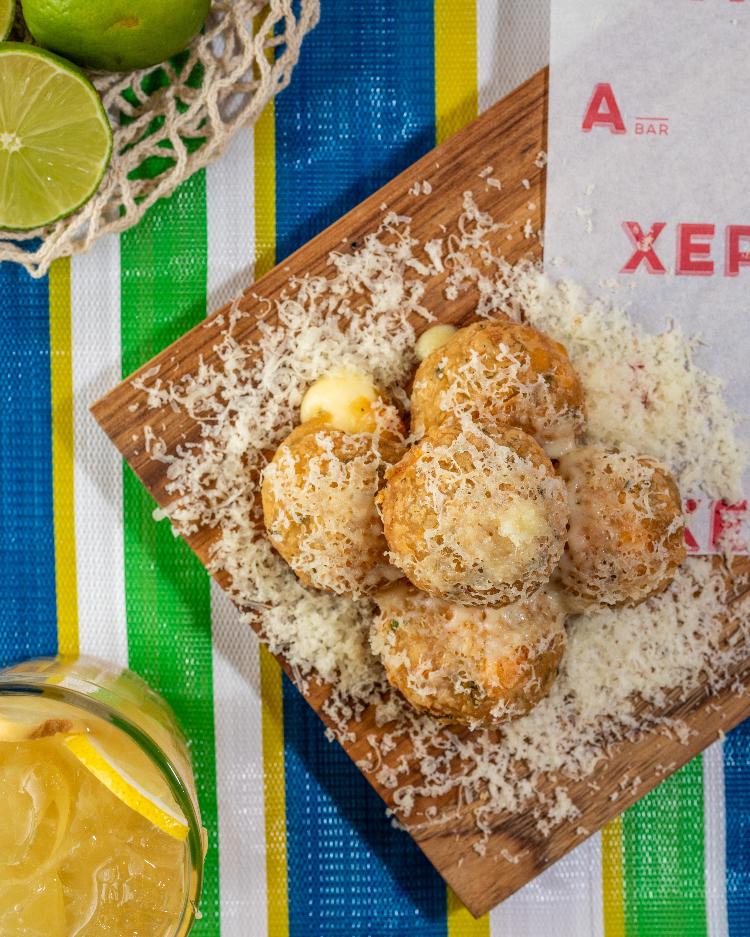 Bolinho de aipim caipira/bolo de mandioca