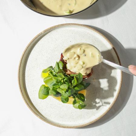 Carne de sol com molho poivre de pimenta de cheiro, d