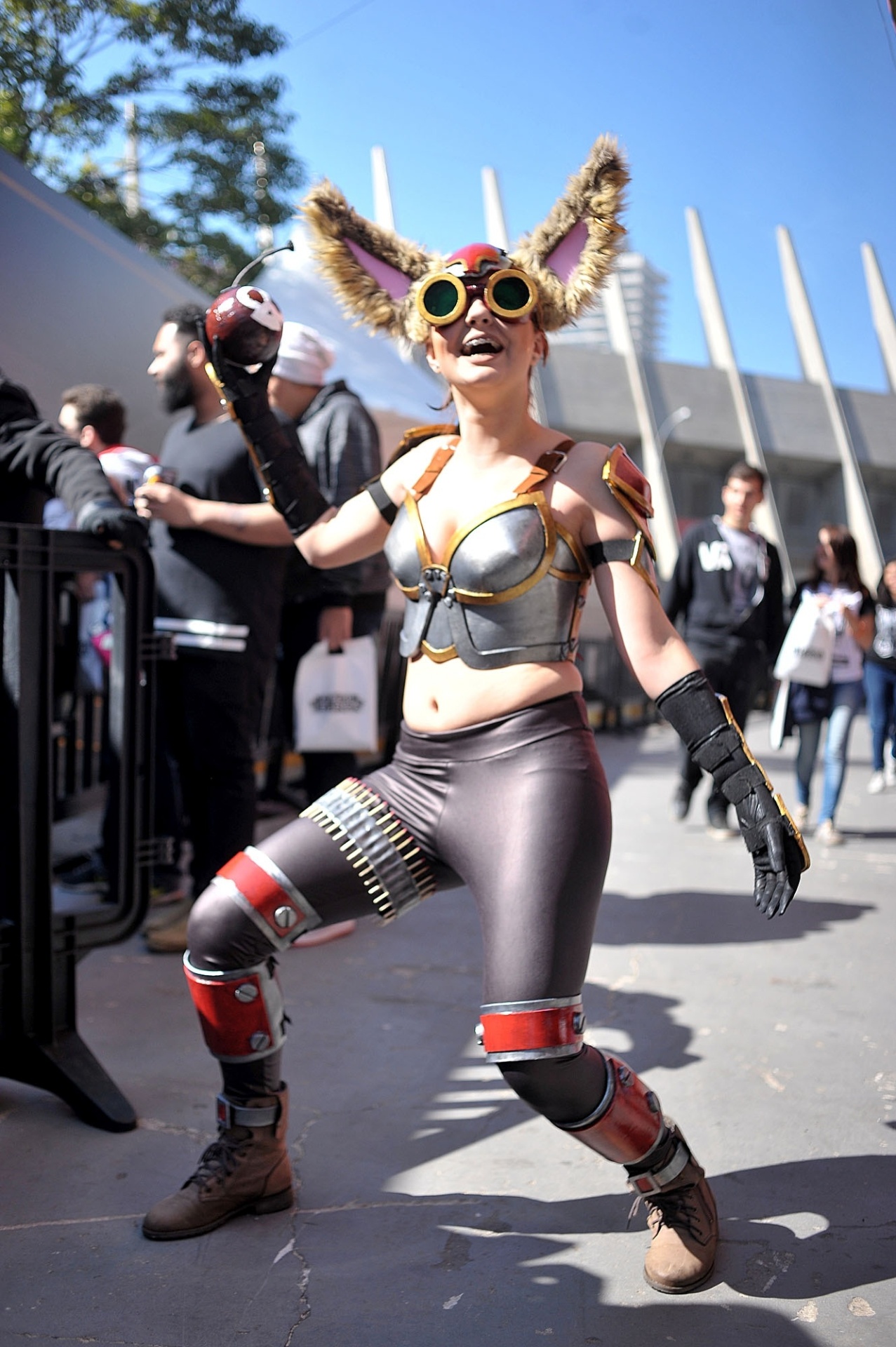 cosplayers-desfilam-para-exibir-suas-fan