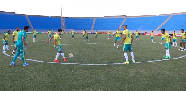 Jogadores do Palmeiras treinaram e enfrentaram o América-MG em Londrina na última rodada