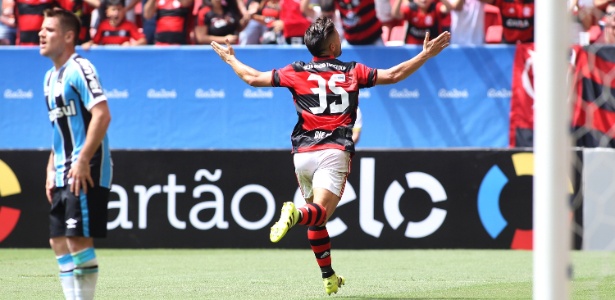 Grêmio acaba derrotado em Brasília, mas segue na briga no Brasileirão