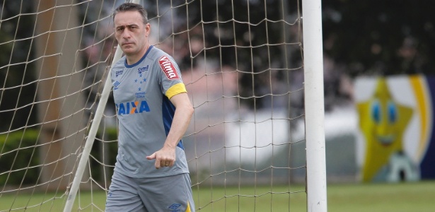 Pressionado, Bento recusou ofertas e deixou amigos e família pelo Cruzeiro