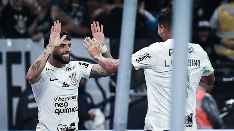 Santos busca empate com o Corinthians aos 53 minutos do segundo