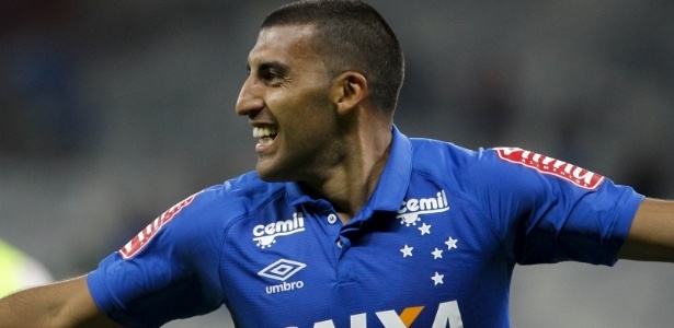 Em média de gols por jogo, cruzeirense Ramón Ábila se aproxima de artilheiros do Brasileiro