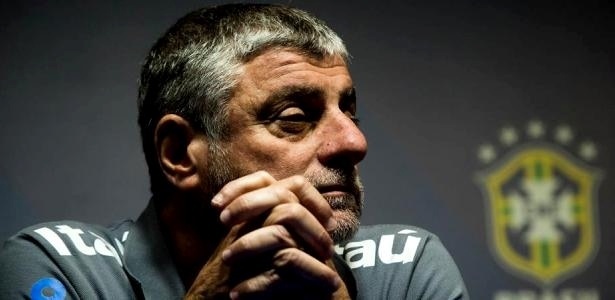 Médicos estrelas do Fla dividem tarefas com UFC, CBF e até cirurgia de Neymar