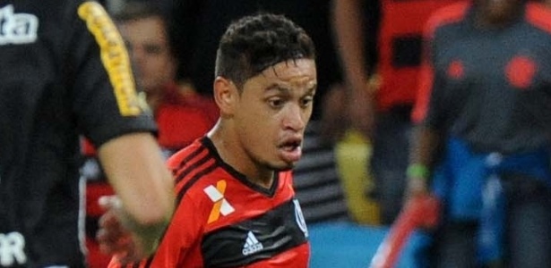 Mano pede paciência com Carlos Eduardo após novas vaias da torcida do Fla