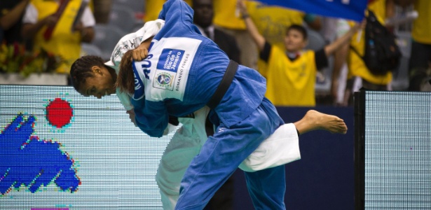 A brasileira Érika Miranda perdeu a final do Mundial de Judô para a atleta Majlinda Kelmendi