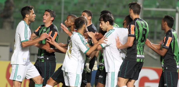 Jogadores de Palmeiras e América-MG se desentenderam em jogo da 22ª rodada da Série B