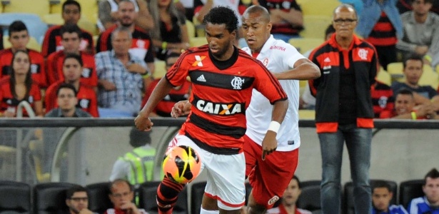 Volante nega desânimo após revés para Bota e diz que Fla sonha com G4