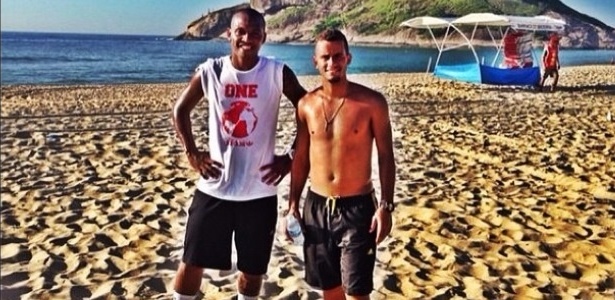 Jovens do Fla sofrem com calor no Rio e passam mal em treino nas férias