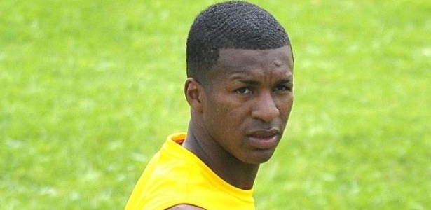 Fla encaminha acerto com zagueiro da seleção do Equador por 4 anos