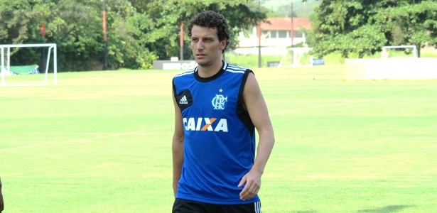 Poupados de estreia, titulares do Fla treinam em praia do Rio neste domingo