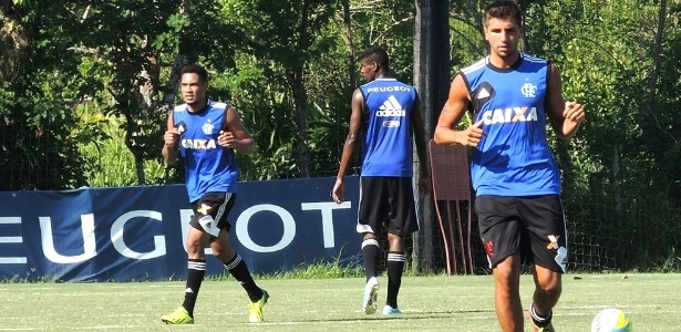 Fla chega a León após desgastante viagem e só treinará com bola na terça