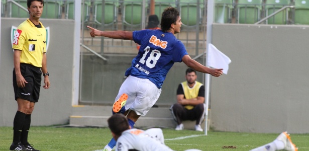 Cruzeiro busca centroavante ideal e mira retorno de Marcelo Moreno