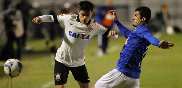 Pacotão do Cruzeiro tem trapalhada, trombada entre amigos e falha em gol
