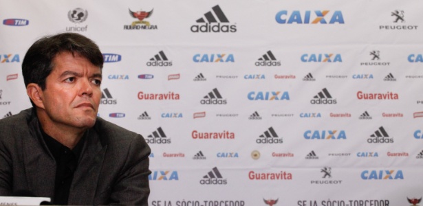 Após assegurar Luxa, Flamengo estuda situação de diretor para 2015