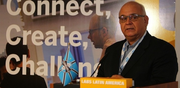 Presidente do Grêmio pede estabilidade e admite que faltam "peças" ao grupo