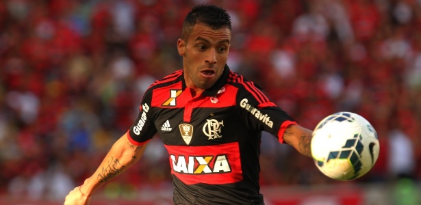 Flamengo confirma empréstimo de Canteros ao Vélez Sarsfield