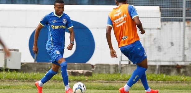 Grêmio freia busca por meia e aposta em "solução caseira" com volta de Erik