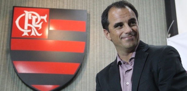 R. Caetano completa 100 dias de Fla e alimenta sonho de contar com Montillo