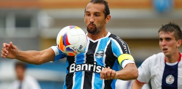 Ataque dos sonhos ou pesadelo? Grêmio ainda pode liberar Barcos ou Moreno