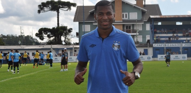 Felipão cogita estreia de Erazo, mas jovem de 19 anos é elogiado no Grêmio