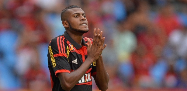 Atacante tem confiança de Luxa. Mas jejum em clássicos já incomoda no Fla