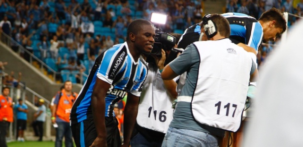 De Balotelli a dispensável, de novo: Mamute vive montanha-russa aos 20 anos