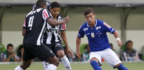 Cada vez mais enturmado, uruguaio melhora de rendimento após adaptação