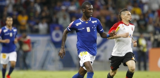 Estreia de garoto no Cruzeiro teve ajuda de auxiliar e dica de Paulo André