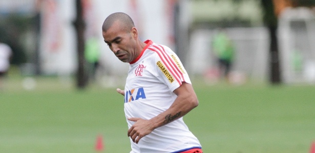 Sheik estreia em Fla x Vasco e faz piada ao reclamar de jogo longe do Rio