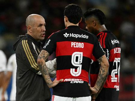 Manto Sagrado à Prova! Flamengo Encara Coritiba em Desafio Gigante com Visita Ilustre de Mister Jesus