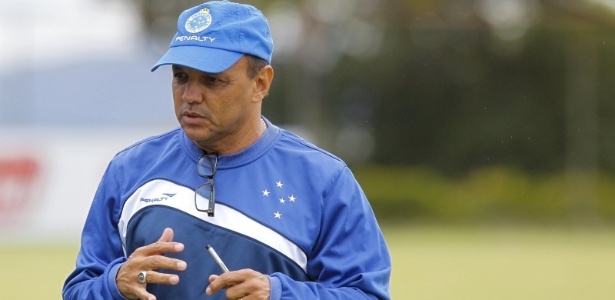 Campeão mundial e ex-braço direito de Tite: quem é o interino do Cruzeiro