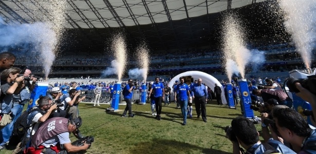 Dupla  que custou 30 mi, resgataram a confiança em campo, com muita  conversa de Mano