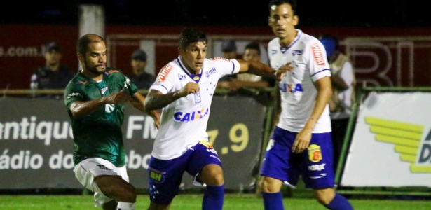 Cruzeiro supera Caldense e se torna líder absoluto do Mineiro