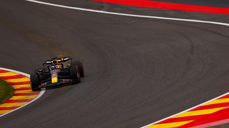 F1 2023 - VERSTAPPEN RECLAMA DO RB19, RUSSELL E NORRIS SURPREENDEM