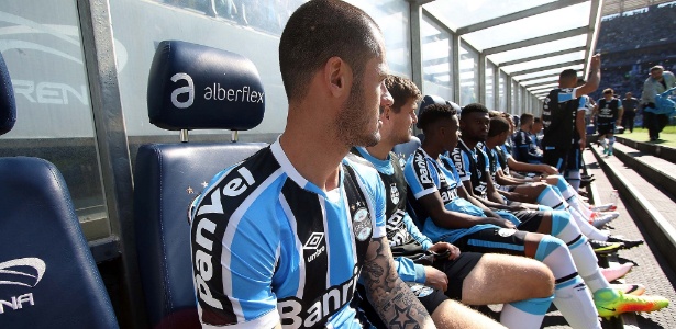 Grêmio faz "patrocínio degustação" para conseguir renda alternativa