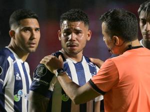 NELSON ALMEIDA / AFP